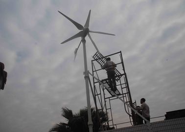 China Erneuerbare Energie weg Gitter-vom hybriden Sonnenwind-Stromnetz mit niedriger Wind-Anfangsart usine